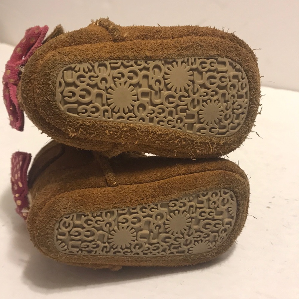 Ugg - Picture 3 of 4